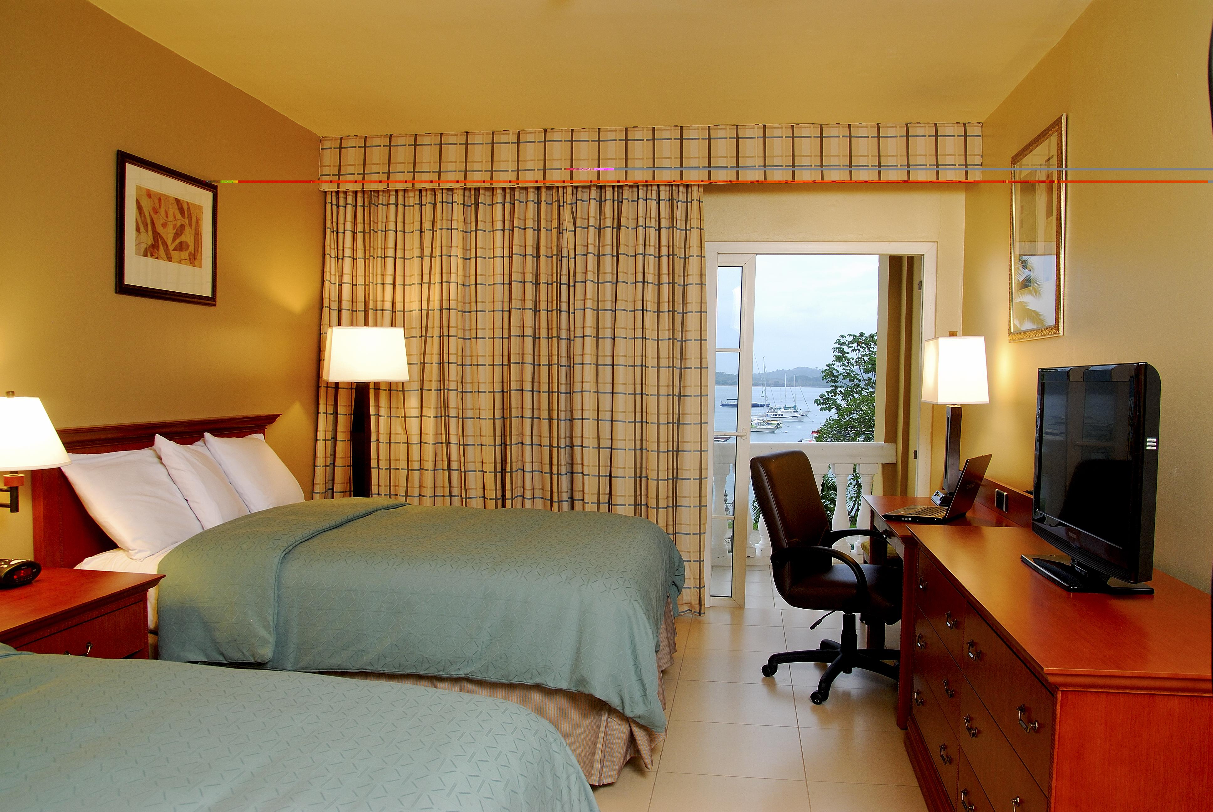 Radisson Hotel Panama Canal Room photo A typical hotel room