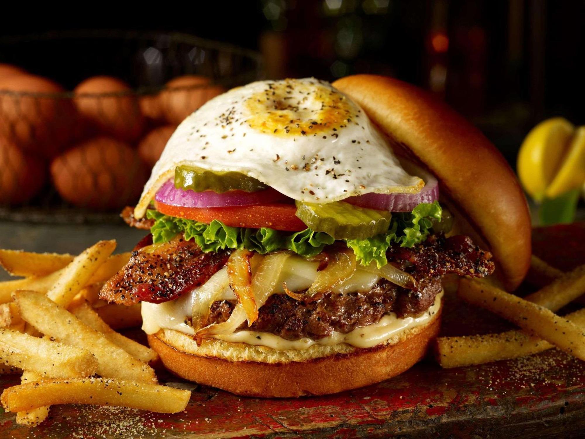 Radisson Hotel Panama Canal Exterior photo A cheeseburger with a fried egg