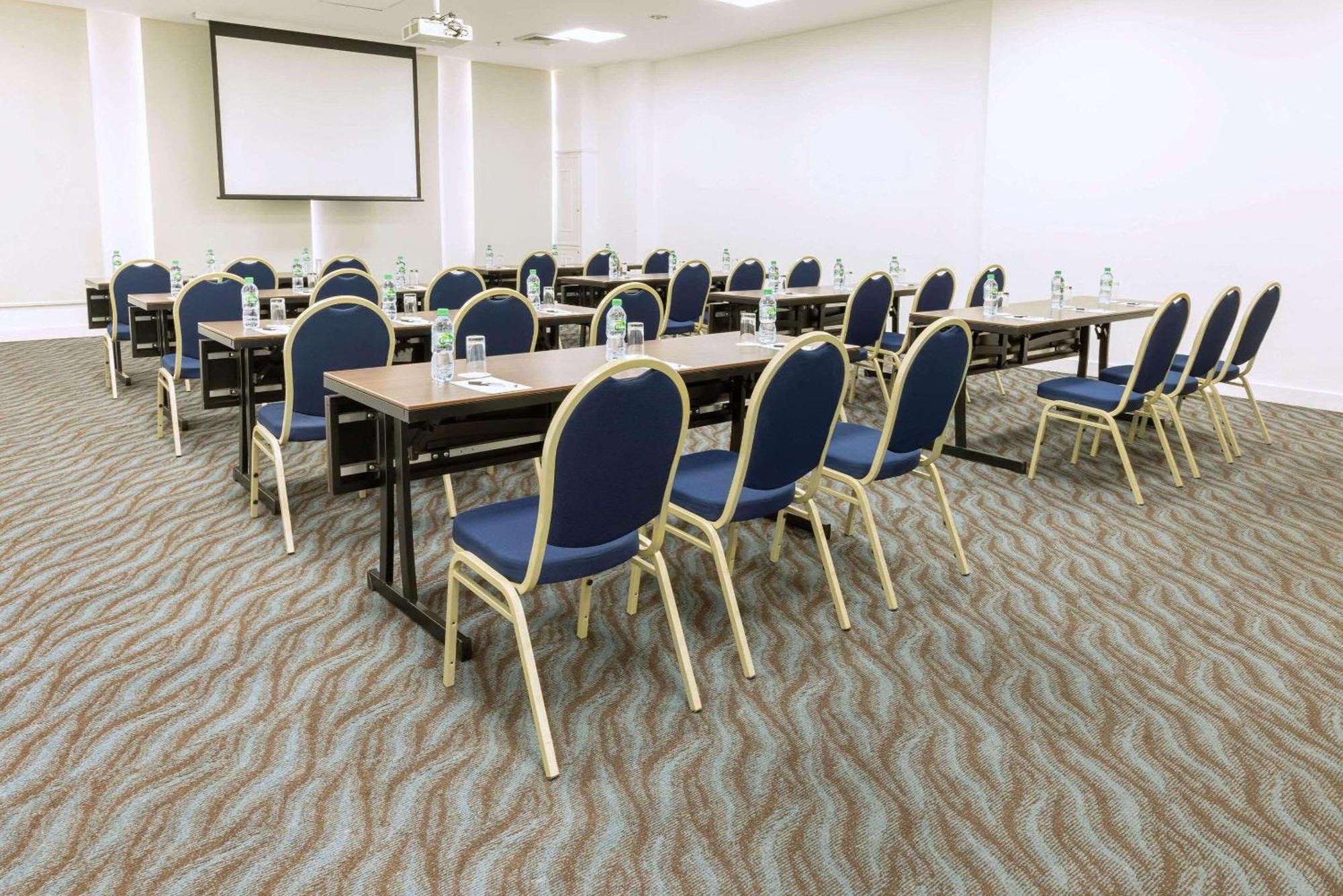 Radisson Hotel Panama Canal Exterior photo Meeting room